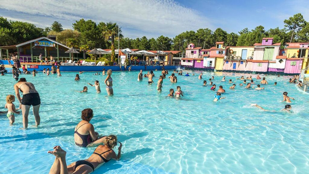 Retrouvez-vous en famille pour profiter de notre parc aquatique dans le Bassin d’Arcachon